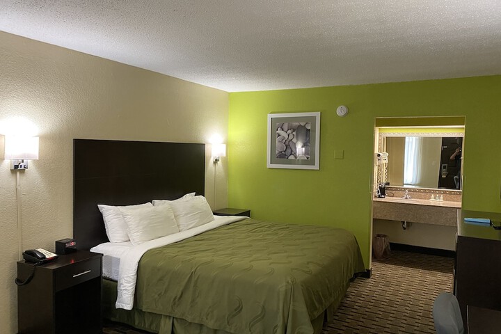 Room 21 of 36