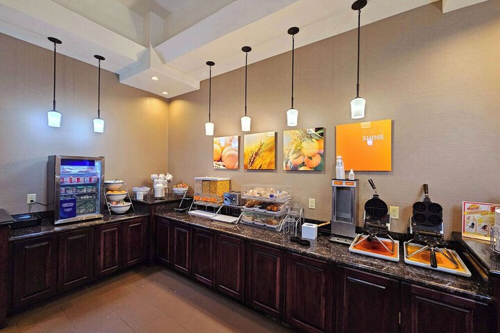 Comfort Inn & Suites Independence