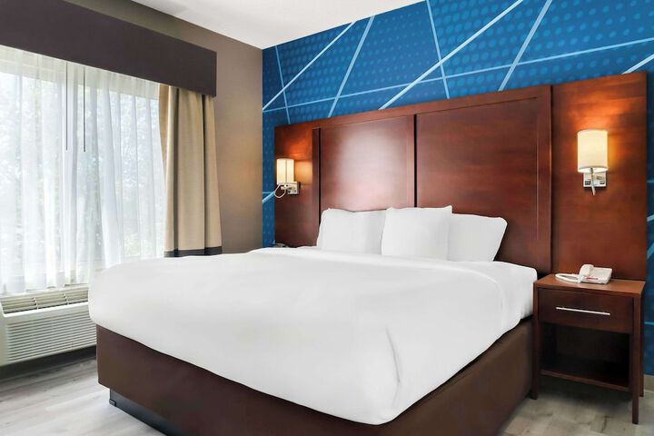 Room 35 of 47
