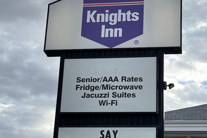 Knights Inn Lethbridge