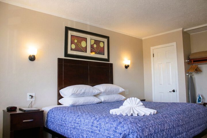 Seahorse Inn and Cottages