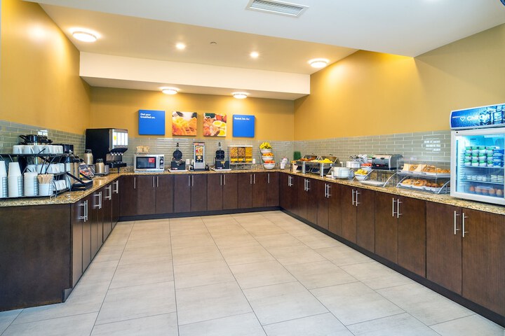 Comfort Inn & Suites