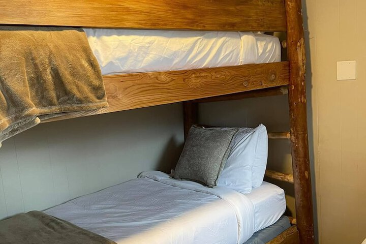 Room 46 of 144