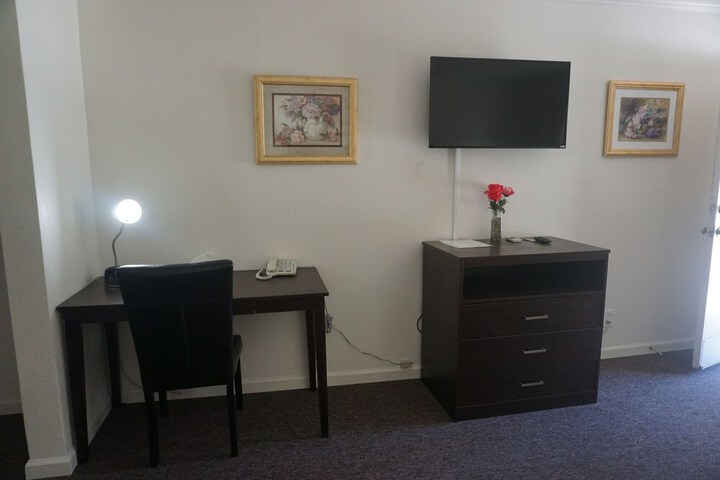 Room 32 of 39