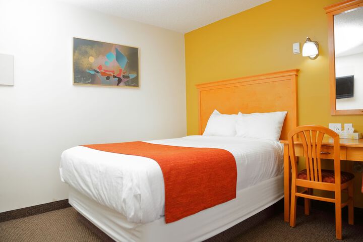 Room 8 of 21