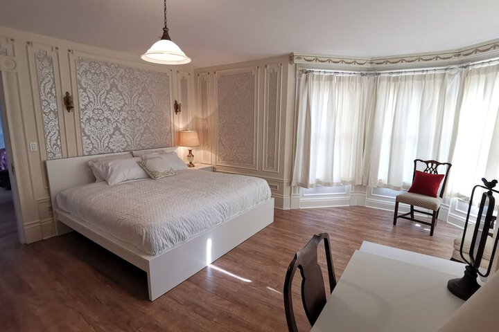 Room 34 of 61