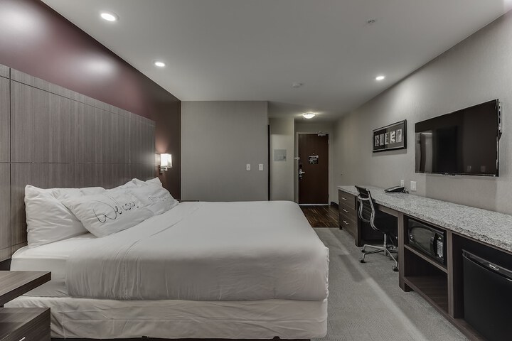 Home Inn & Suites Saskatoon South