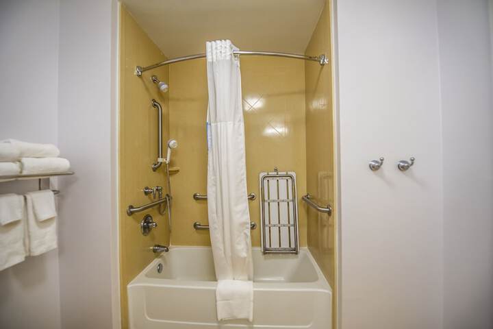 Room 42 of 59