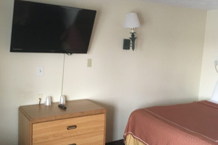 Room 32 of 50