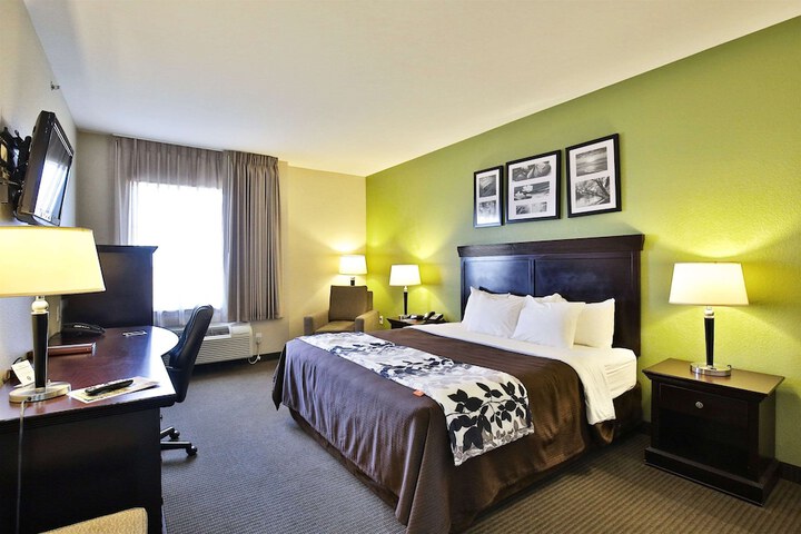 Room 40 of 103