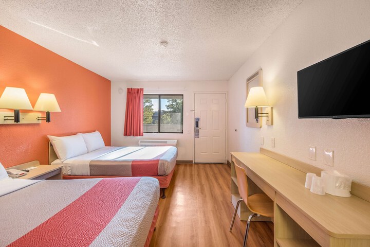 Room 41 of 65