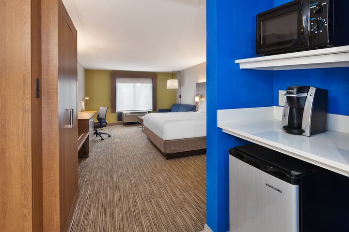 Room 18 of 34