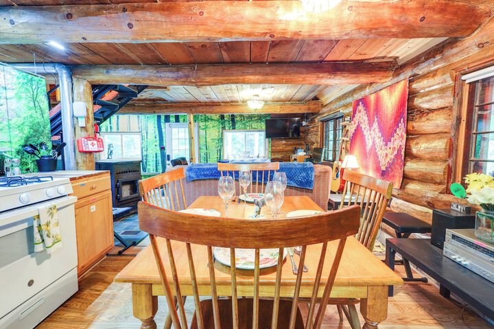 Cozy Elizabethtown Cabin w / Fire Pit!