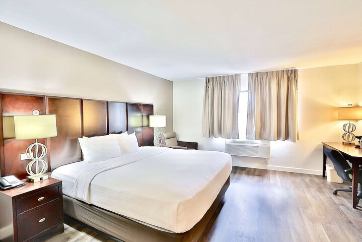 Room 30 of 42