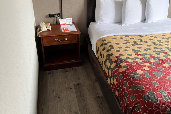Red Carpet Inn