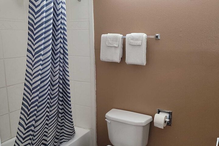 Room 52 of 83