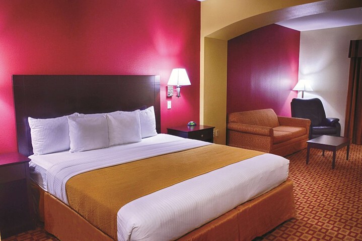 Room 17 of 28