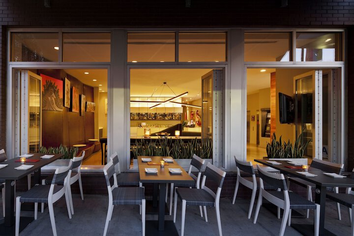 Dining 35 of 45