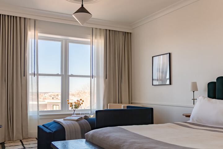 Room 10 of 34