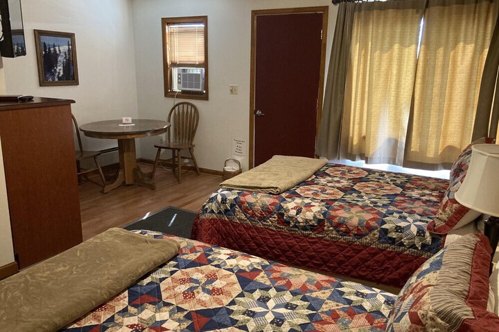 BEARADISE MOTEL