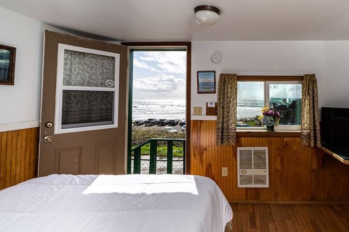 Oceanside Ocean Front Cabins