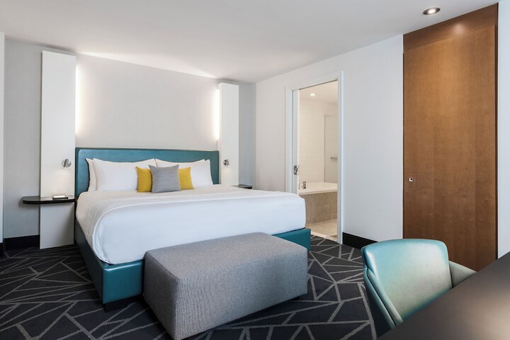 Room 28 of 62