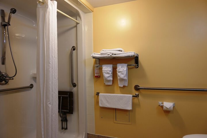 Room 33 of 36