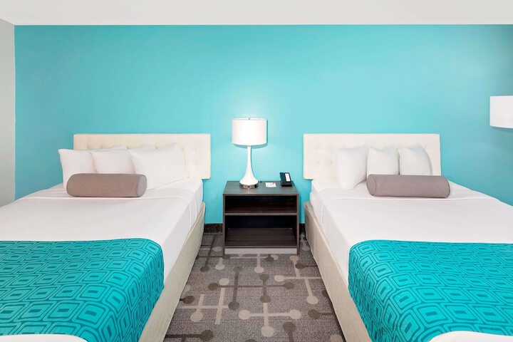 Room 10 of 29