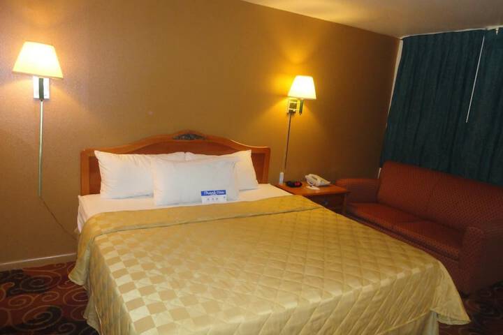 Room 9 of 20