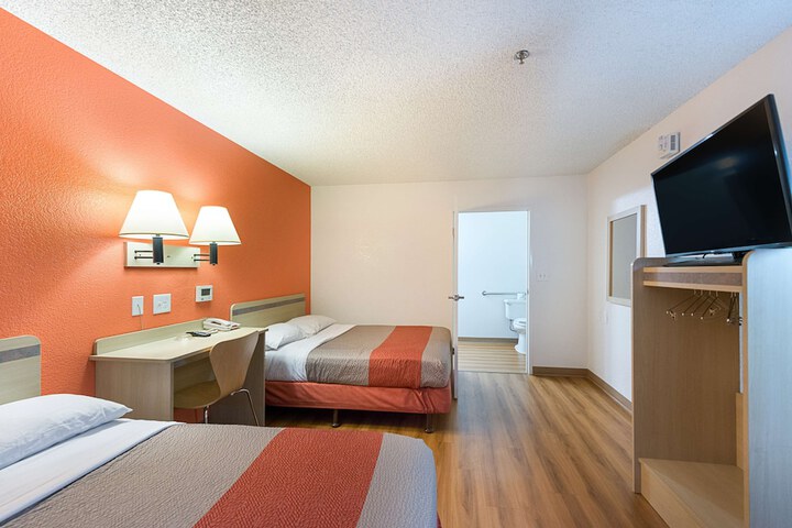 Room 19 of 33