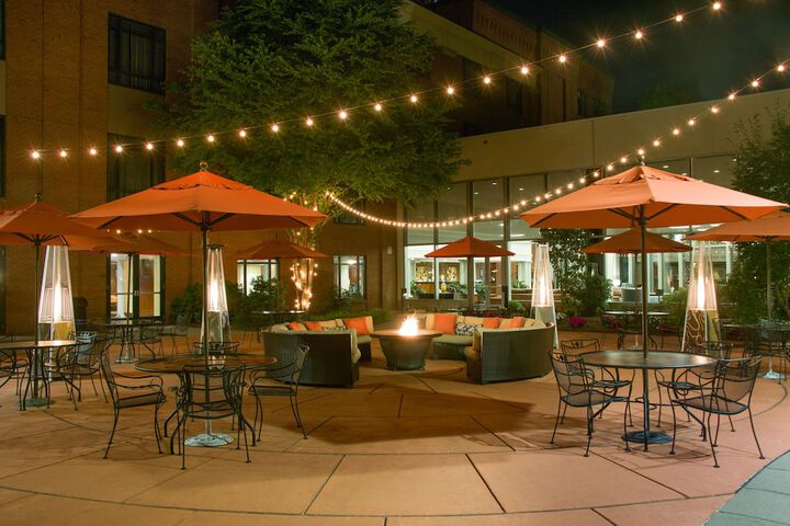 Hotel Exterior 33 of 37