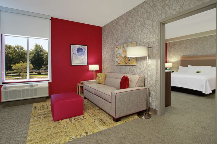 Room 13 of 32