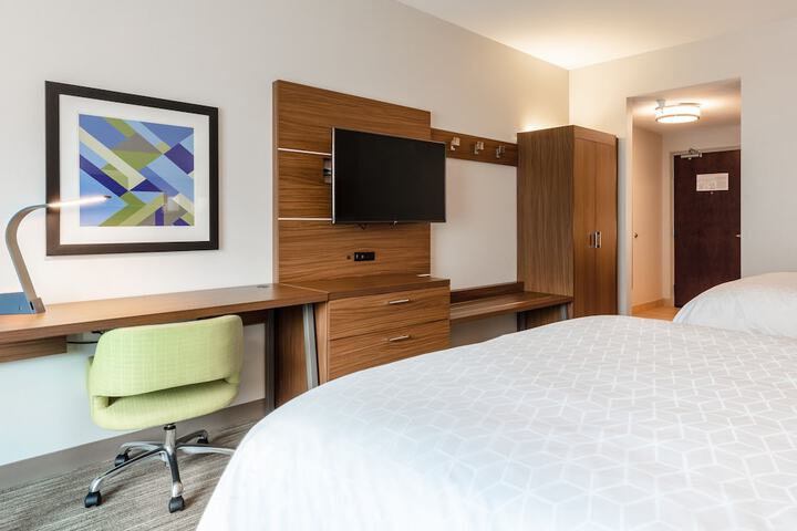Room 17 of 43