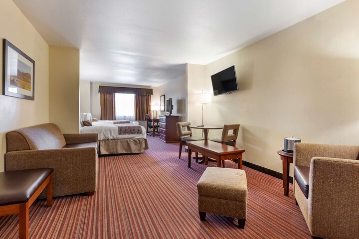 Best Western Plus Sparta Trail Lodge