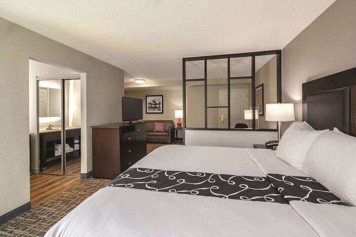 Room 21 of 62