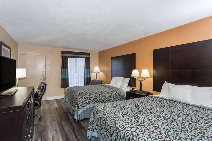 Room 17 of 25