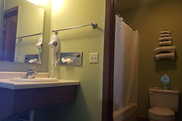 Room 51 of 80