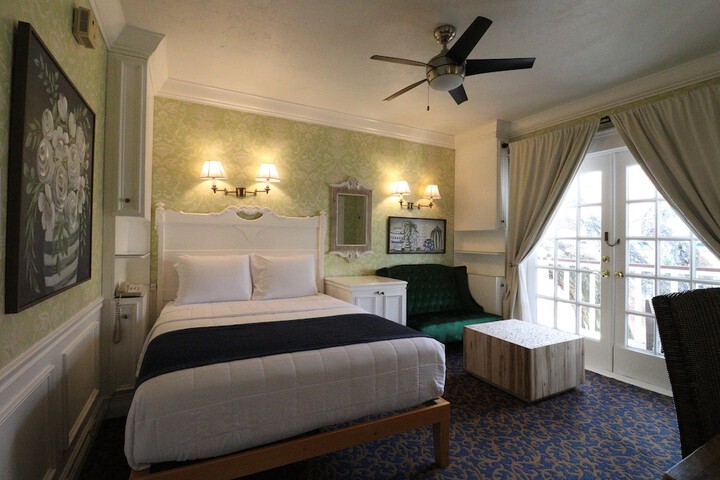 The Riverview Hotel
