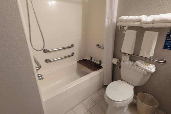Days Inn & Suites by Wyndham Castle Rock