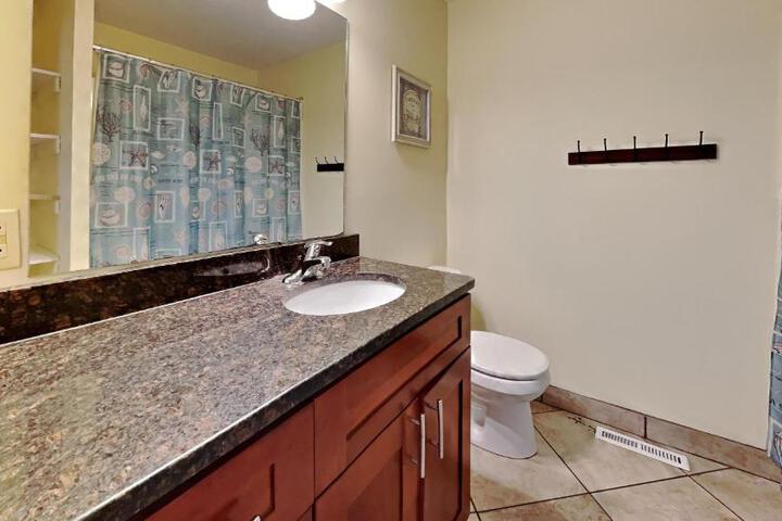 Put-in-Bay Poolview Condo #4