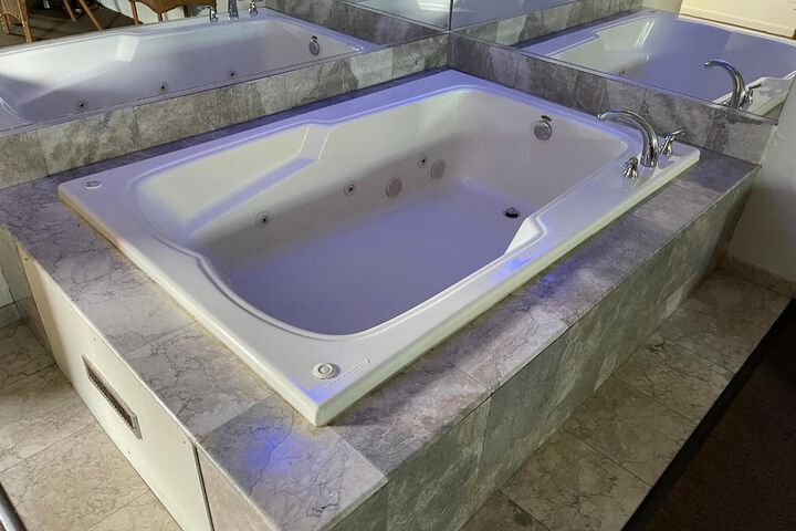 VIBE INN - WHIRLPOOL SUITES