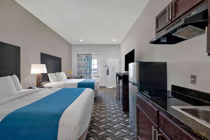 Room 12 of 26