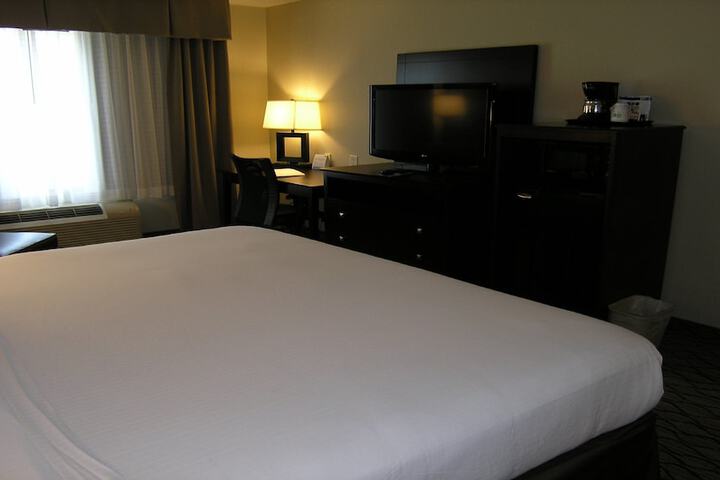 Room 11 of 23