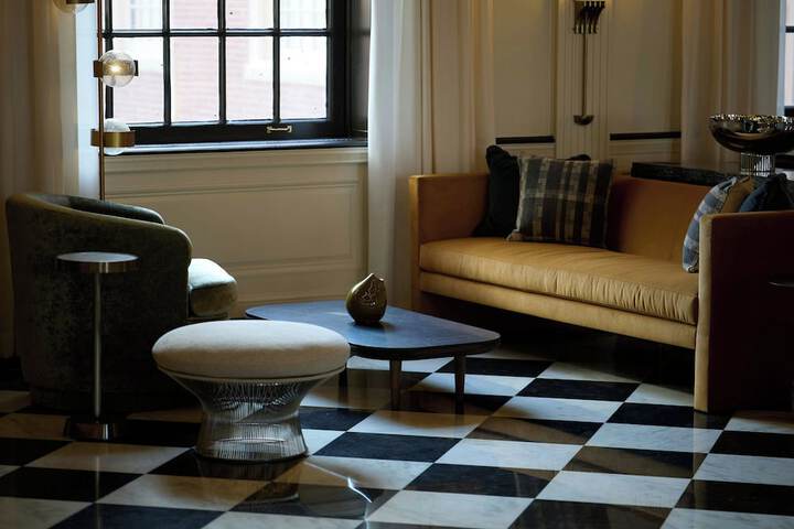 Dearborn Inn Autograph Collection
