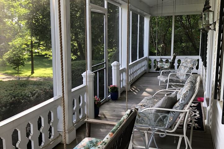 Aiken Manor B & B