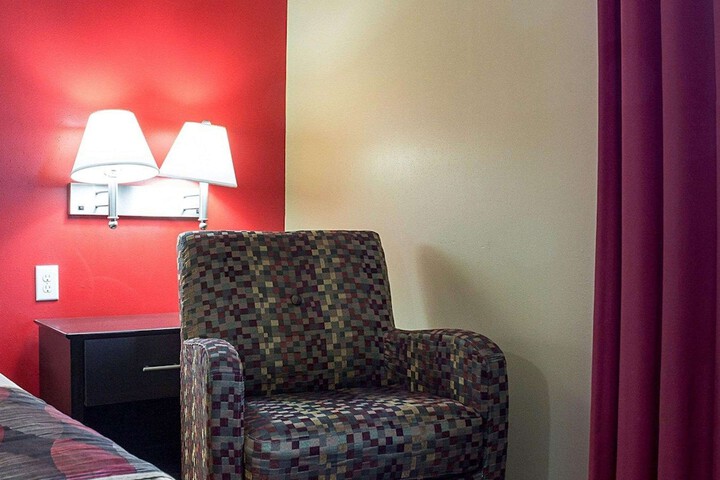 Econo Lodge Jamestown South