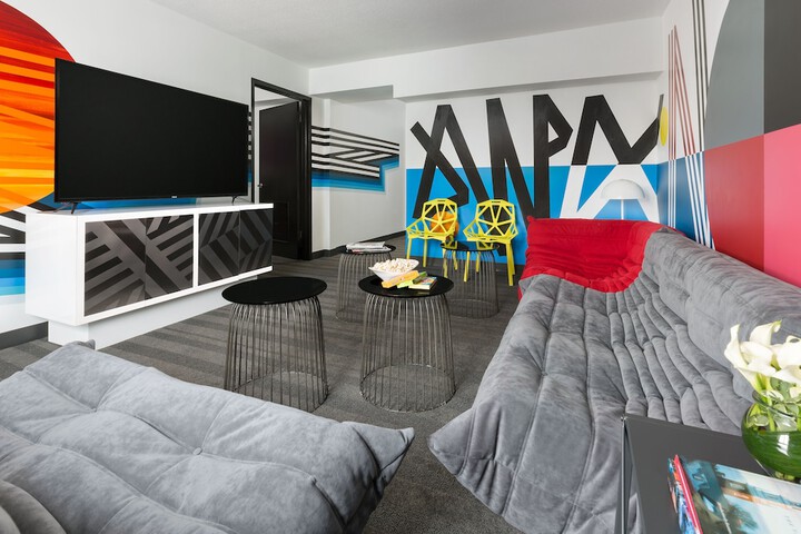Room 42 of 83