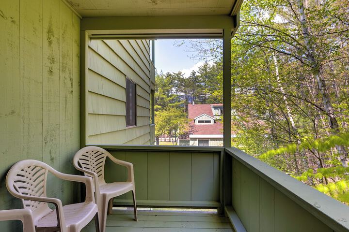 Bartlett Townhome w / Balcony: 1 Mi to Ski Resort!