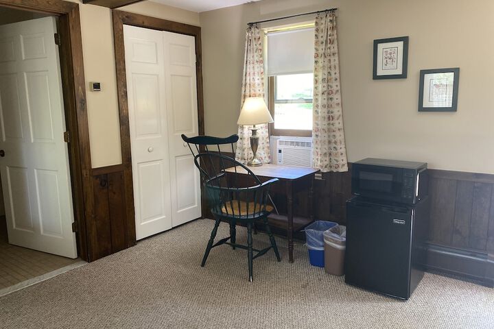 Room 204 of 294