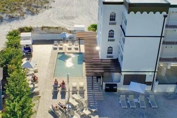 Barefoot Beach Club